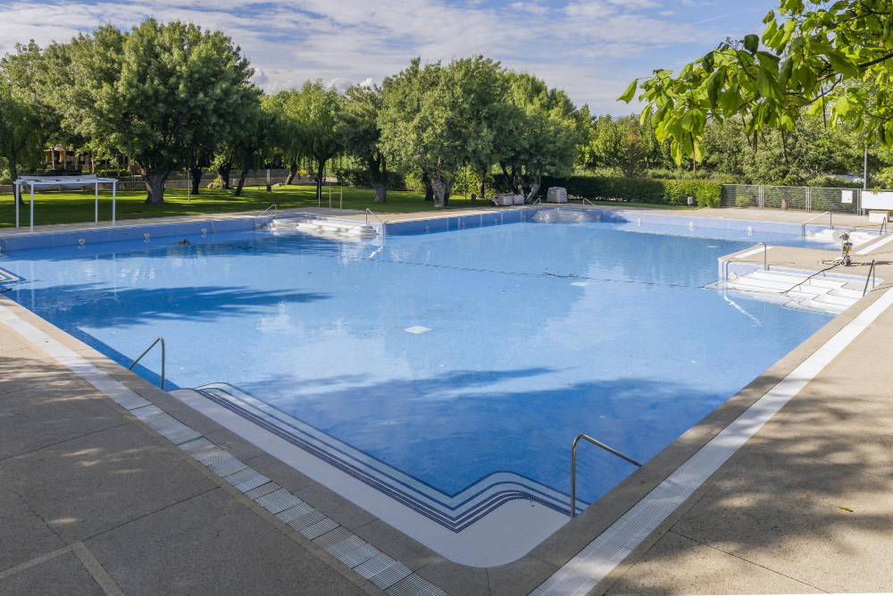 Repairing Pool Screen